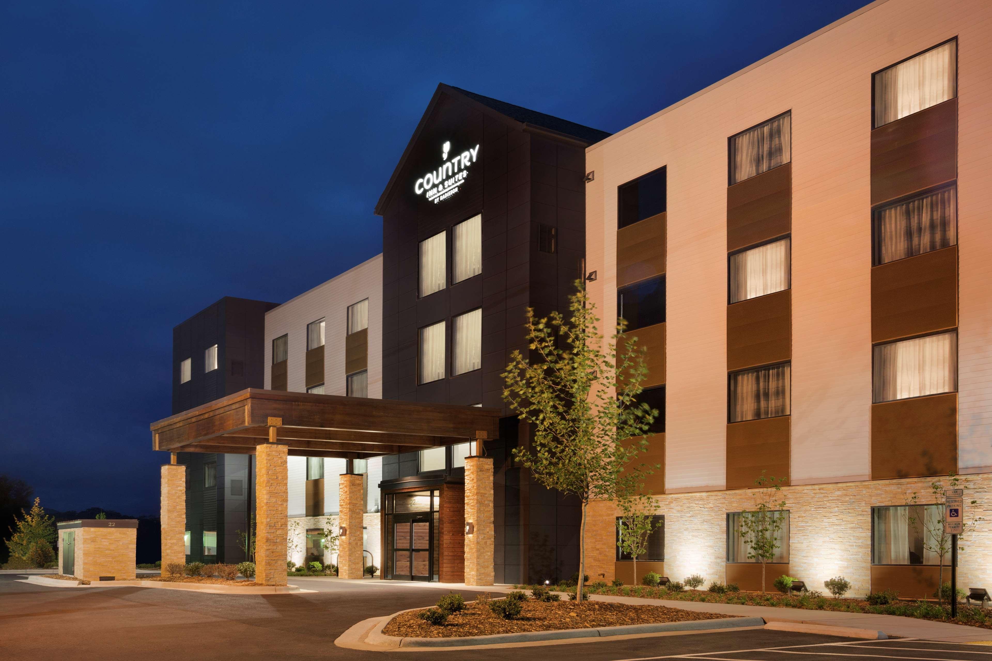 Country Inn & Suites By Radisson Asheville River Arts District Exterior photo